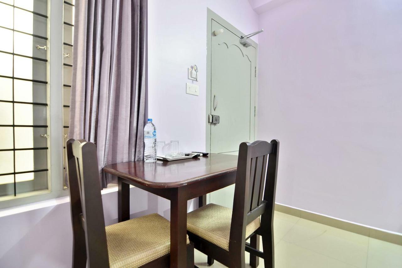 Shanthi Residency Pathanāmthitta Buitenkant foto